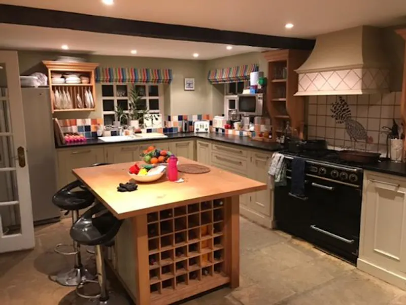 Kitchen at Faringdon farmhouse, B1762 (photo 12)