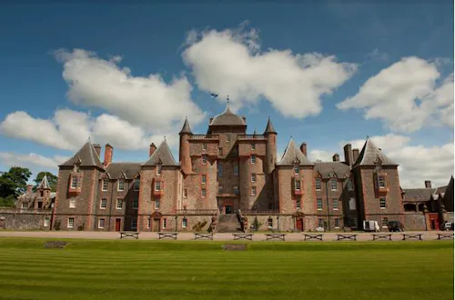 Picturesque castle on Scottish Borders, G296