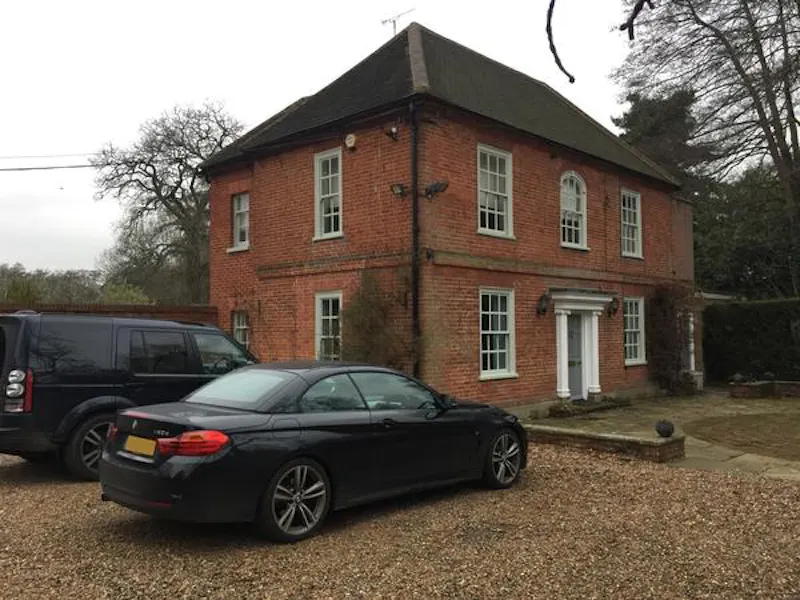 Guilford house & cottage, A1431 (photo 1)