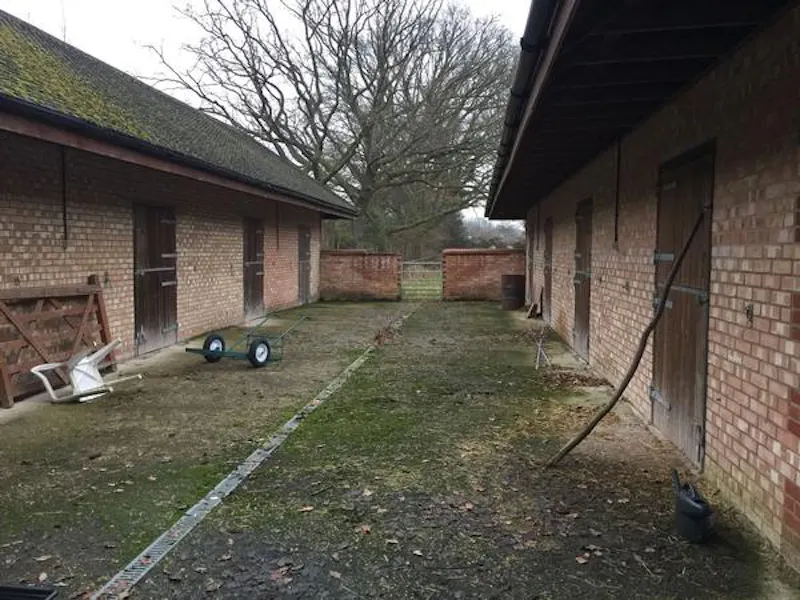 Guilford house & cottage, A1431 (photo 26)