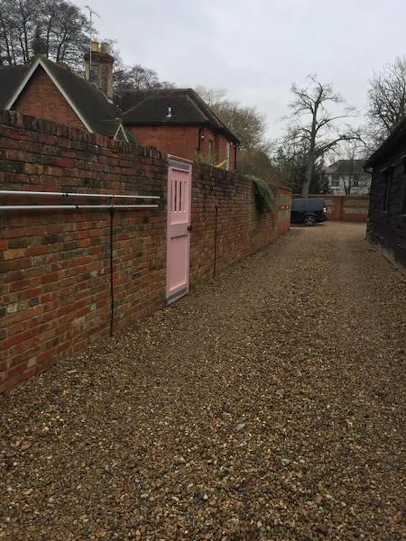 Guilford house & cottage, A1431 (photo 28)