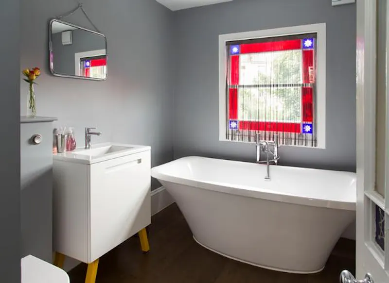 Bathroom at Trendy Finsbury Park house, B1763 (photo 11)