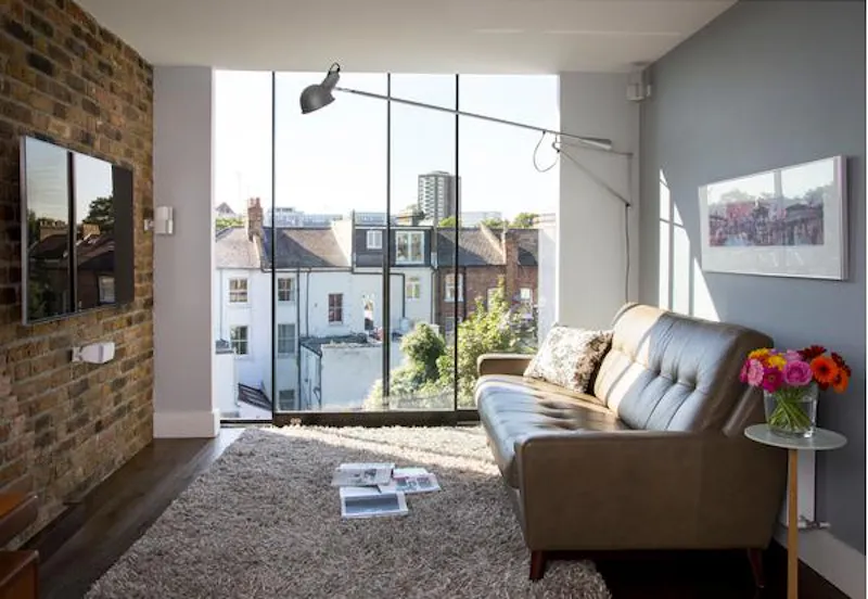Exposed brick at Trendy Finsbury Park house, B1763 (photo 29)