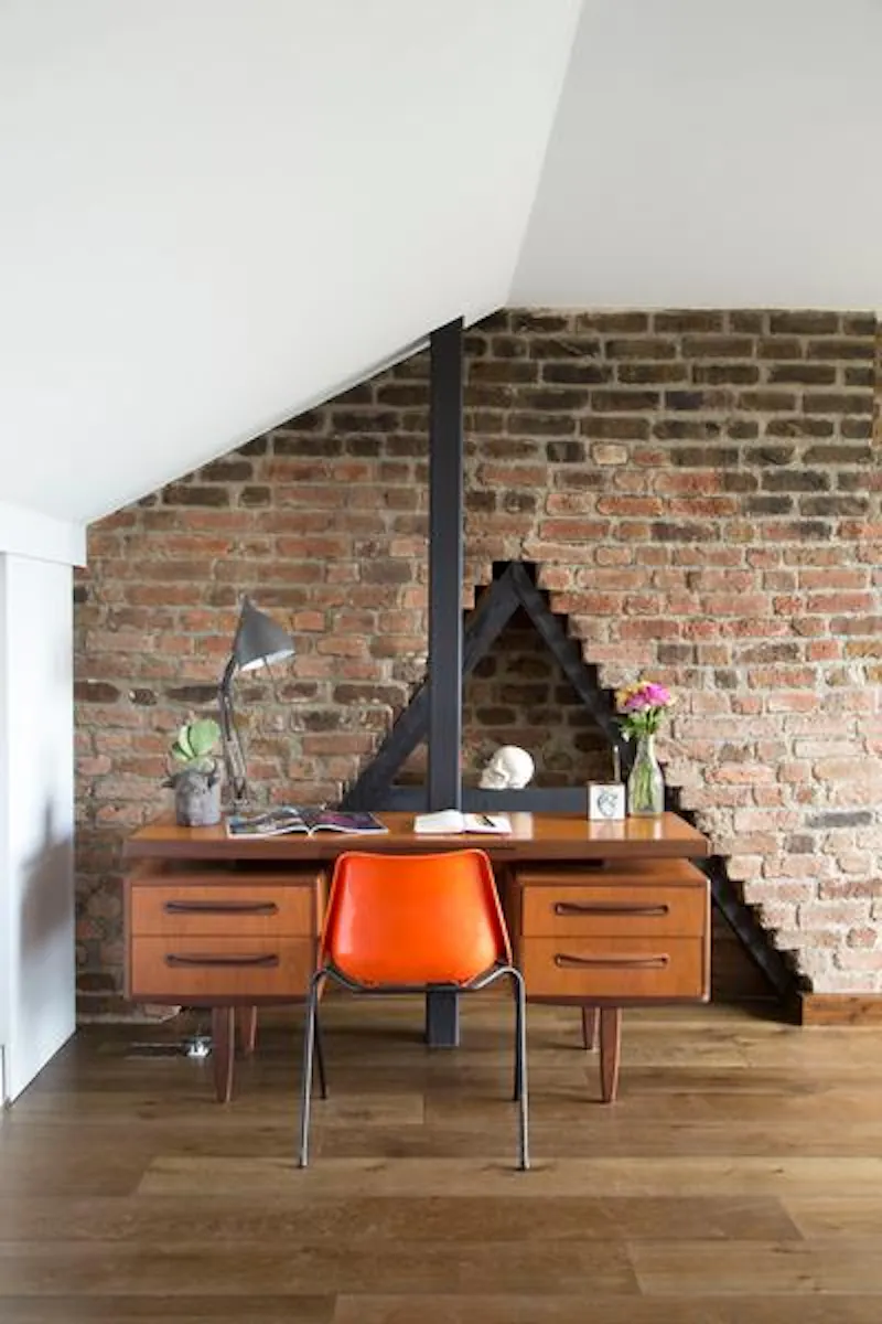 Exposed brick at Trendy Finsbury Park house, B1763 (photo 30)