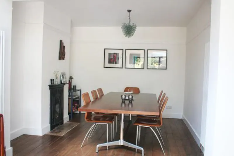 Dining room at Film location D2299 in Hertfordshire (photo 9)