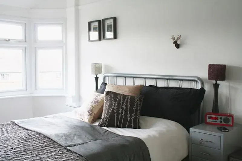 Bedroom at Film location D2299 in Hertfordshire (photo 34)