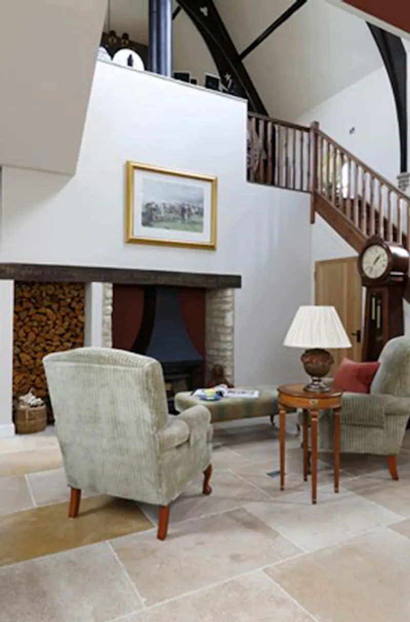 Converted chapel near Stroud, CH102 (photo 4)