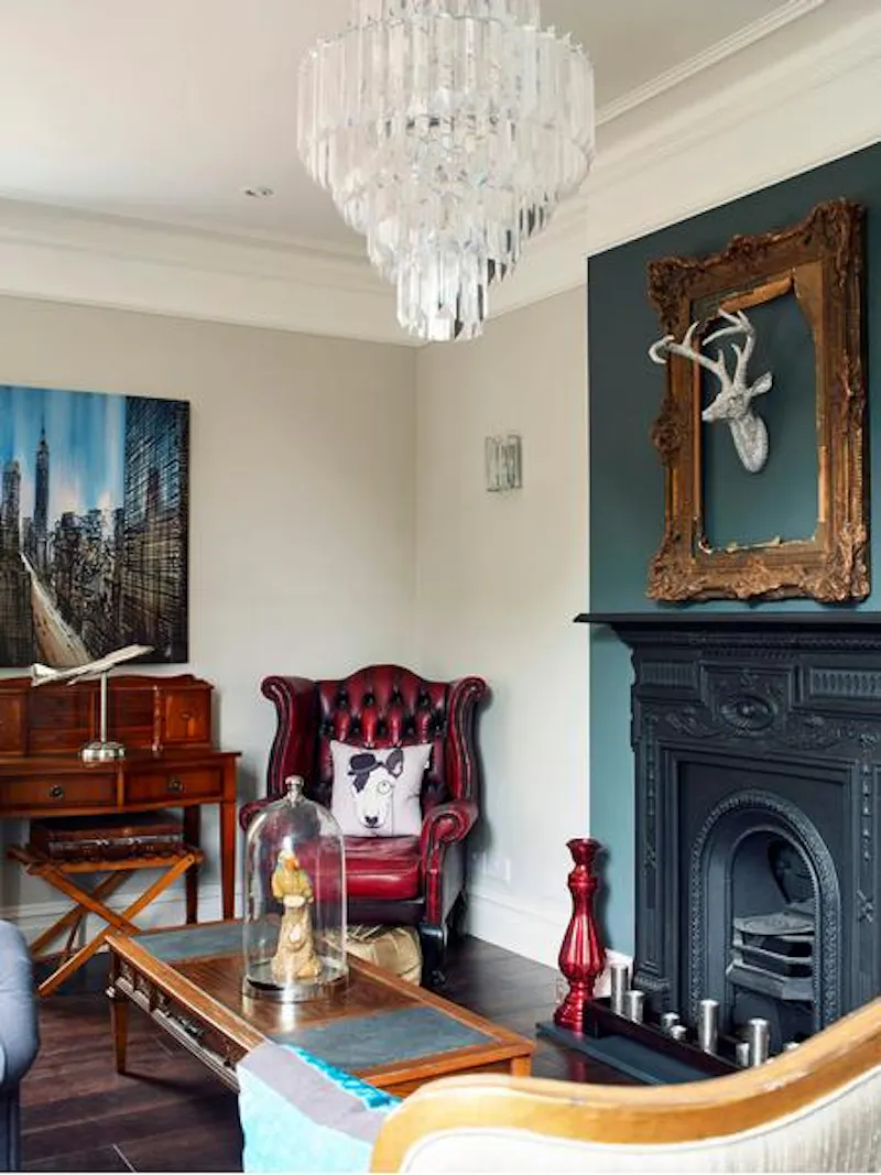 Drawing room at Funky, fun home in Crowthorne, B1764 (photo 5)