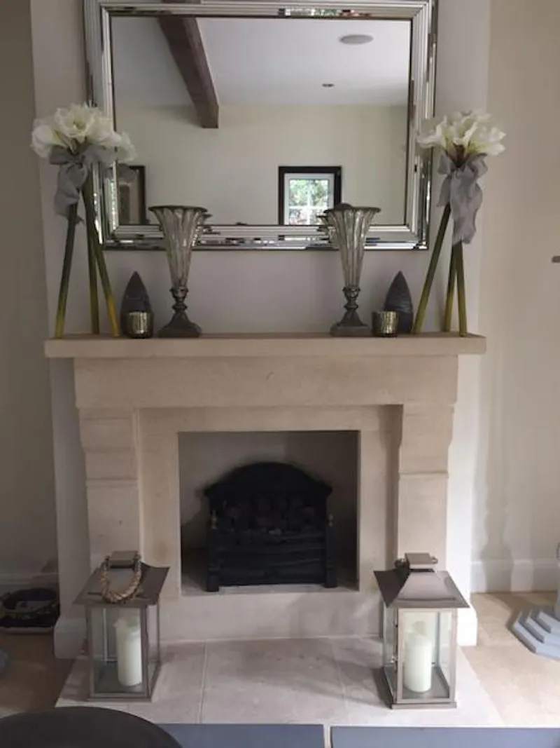 Fireplace at Film location D2302 in Surrey (photo 15)