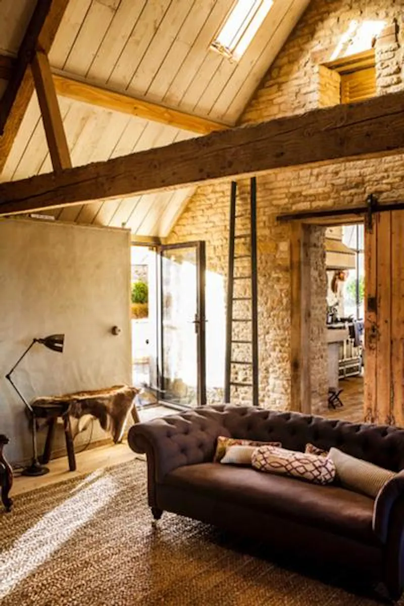 Rustic Gloucestershire barn, L667 (photo 4)