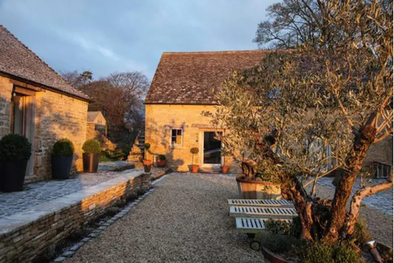 Courtyard at Rustic Gloucestershire barn, L667 (photo 37)
