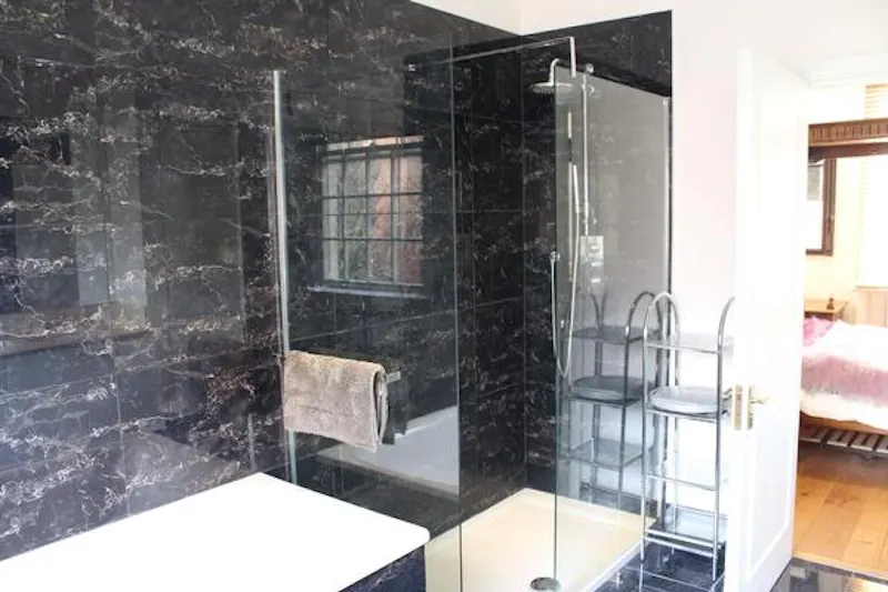 Shower at Classic Chelsea townhouse , A1433 (photo 25)
