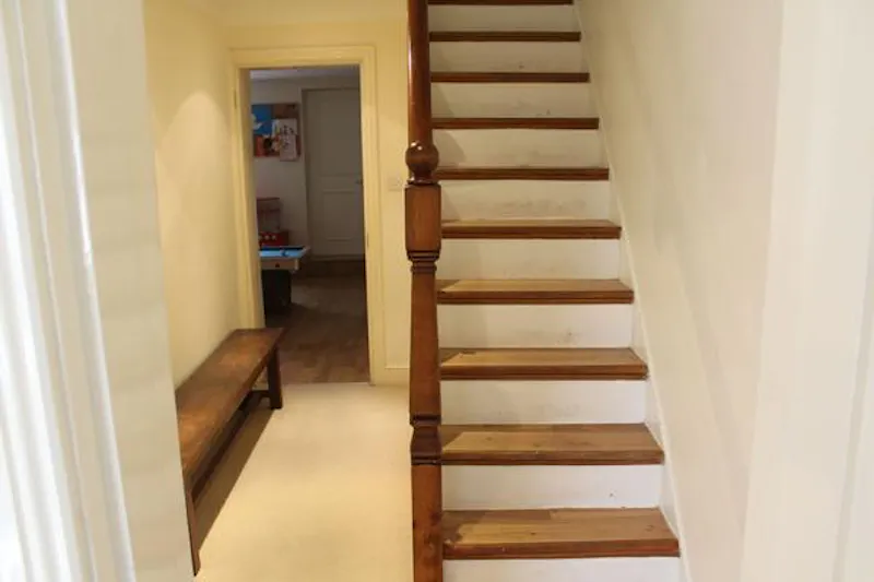 Staircase at Classic Chelsea townhouse , A1433 (photo 37)