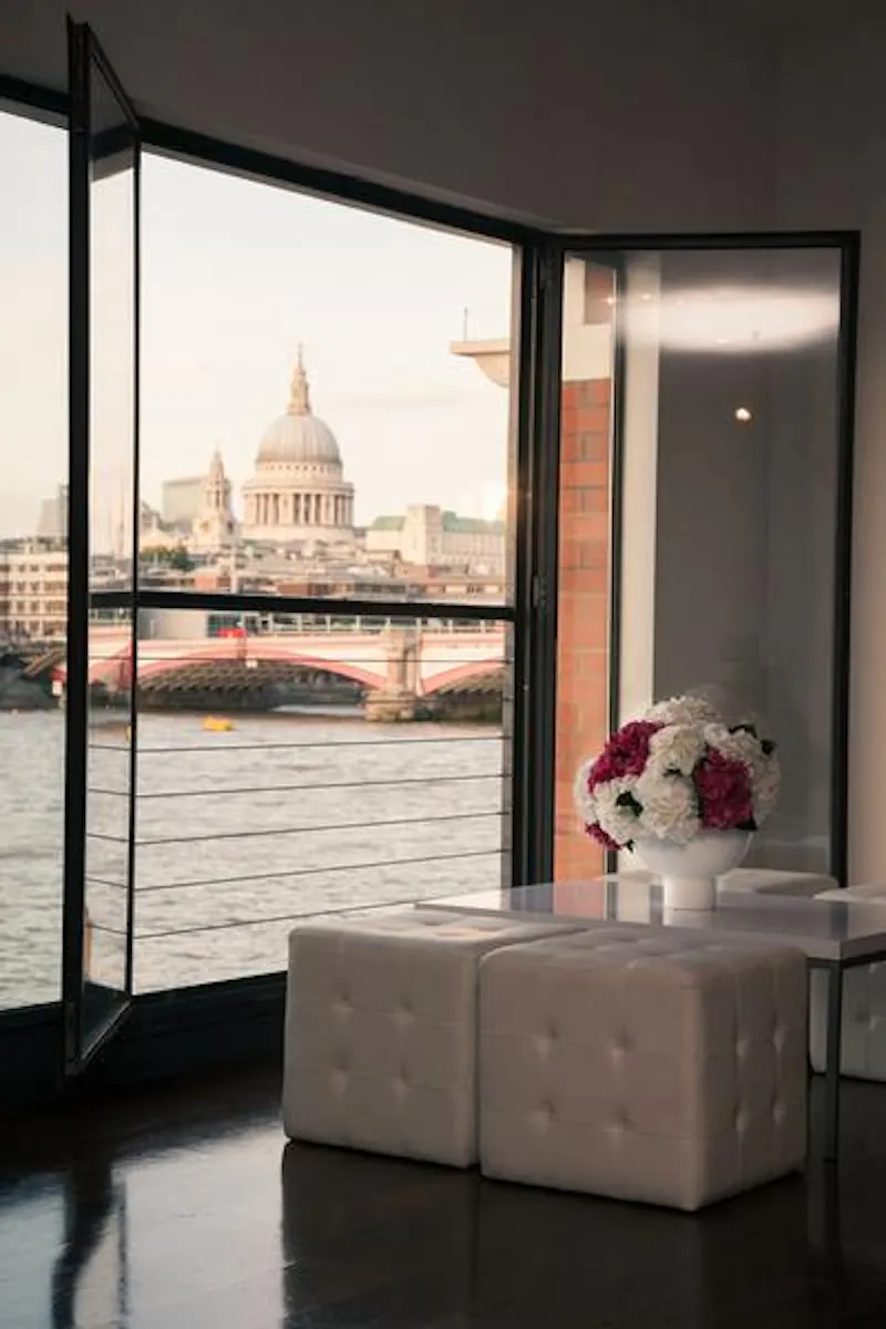 Events space overlooking Thames, N426 (photo 4)