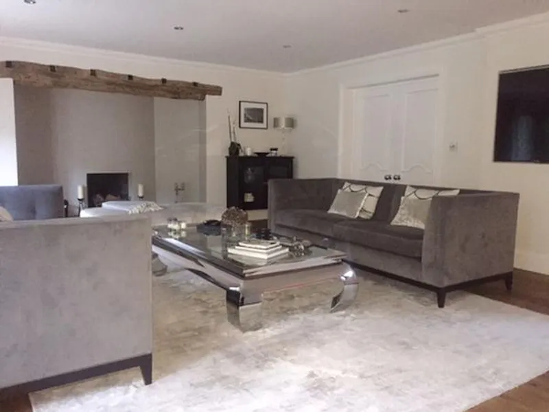 Living Room at Film location D2306 in Hertfordshire (photo 4)
