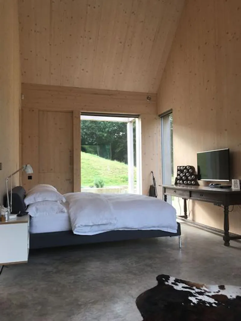 Bedroom at Sussex timber stills location, D2308 (photo 24)