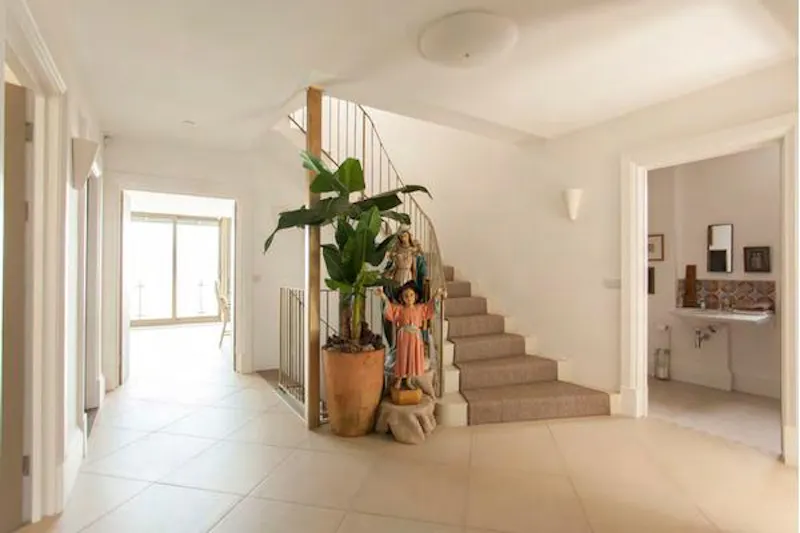 Entrance hall at Pretty Portishead beach house, C877 (photo 3)