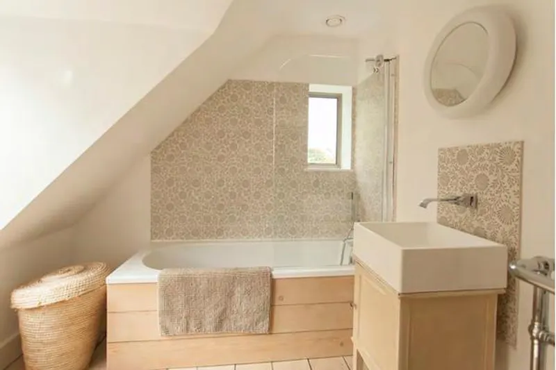 Bathroom at Pretty Portishead beach house, C877 (photo 22)