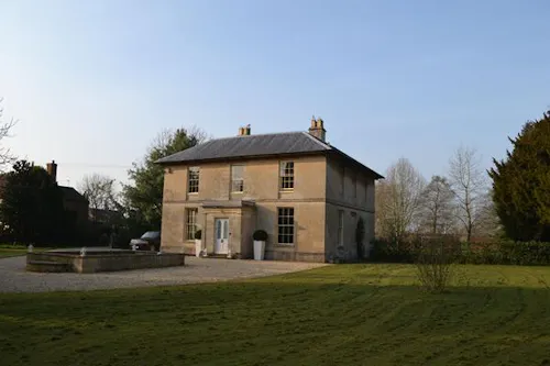 Classic country house in Rowde, A1434