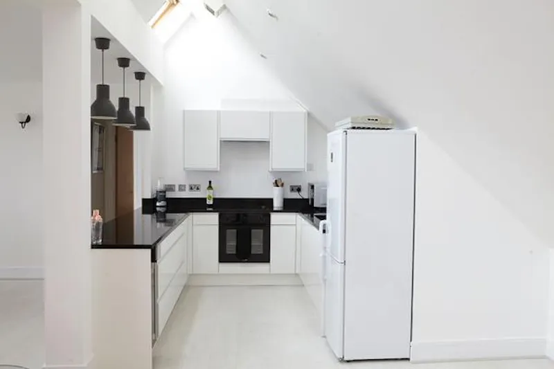 Open plan penthouse in Epsom. , F1139 (photo 3)
