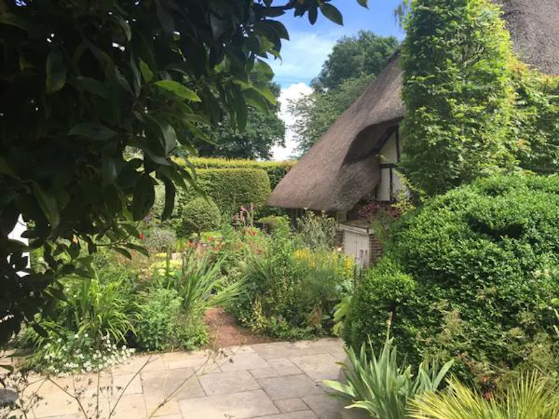 Quaint Sussex thatched cottage, M306 (photo 10)