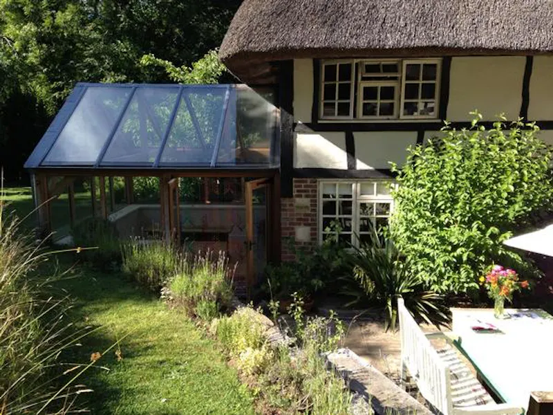 Quaint Sussex thatched cottage, M306 (photo 15)
