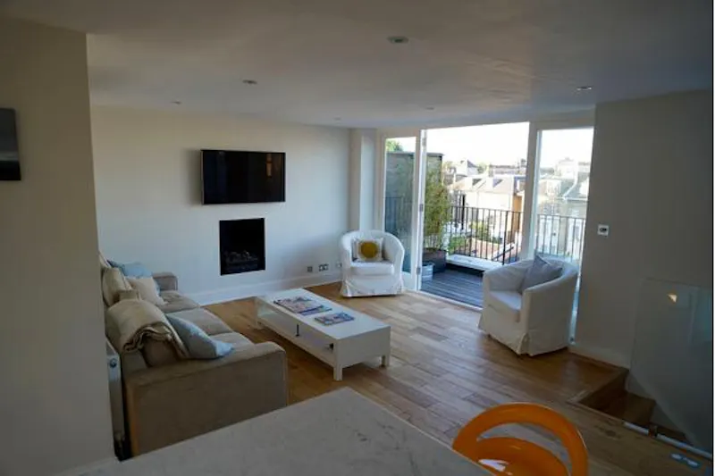 Balcony at Open plan apartment in Chelsea., F1141 (photo 2)