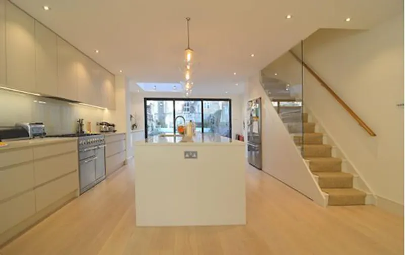 Bright Shepherd's Bush terrace, B1768 (photo 6)