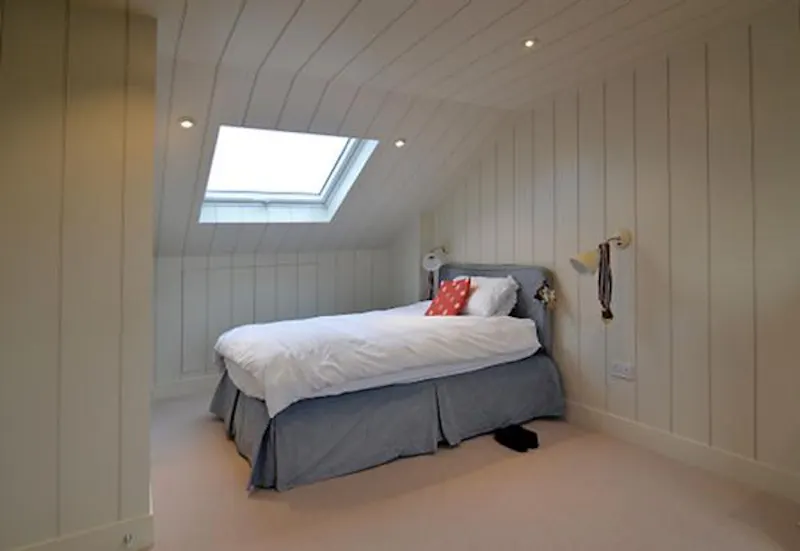 Bedroom at Bright Shepherd's Bush terrace, B1768 (photo 16)