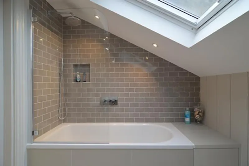 Bathroom at Bright Shepherd's Bush terrace, B1768 (photo 19)