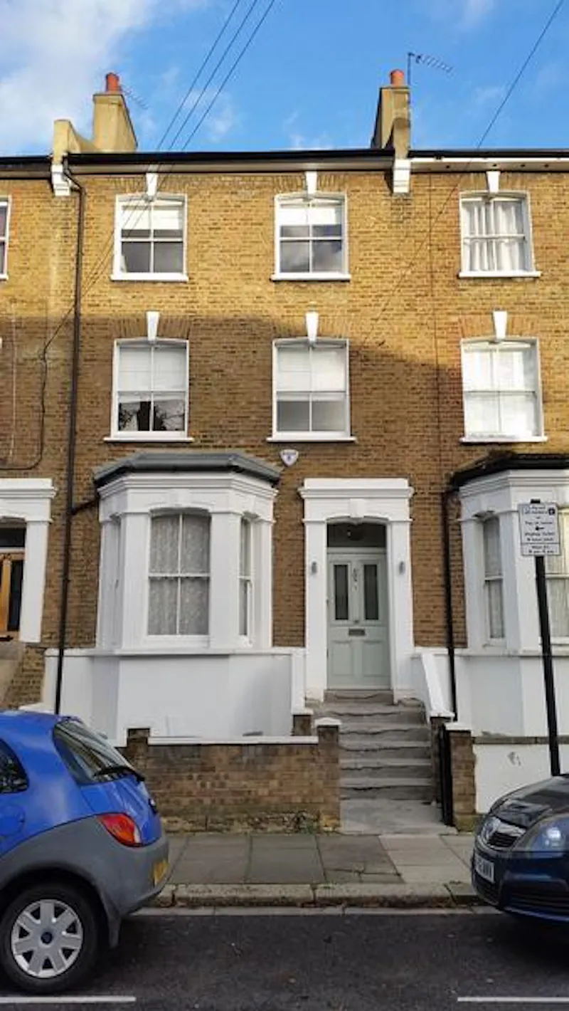 Bright Shepherd's Bush terrace, B1768 (photo 35)
