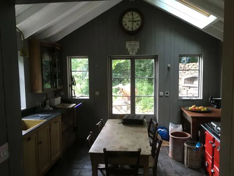 Kitchen at Film location C878 in Worcestershire (photo 2)