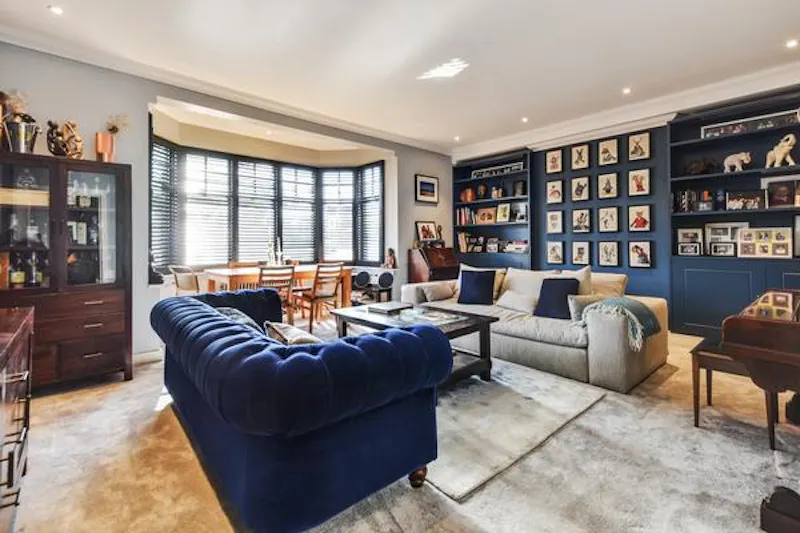 Living Room at Film location D2309 in London (photo 15)