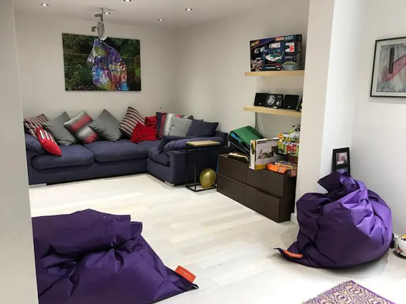 Living Room at Film location D2311 in East Sussex (photo 10)