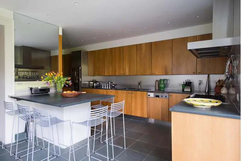 Kitchen at Stunning Hampstead Villa, B1770 (photo 15)