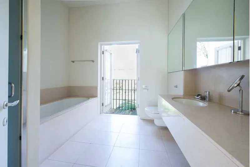 Bathroom at Stunning Hampstead Villa, B1770 (photo 27)