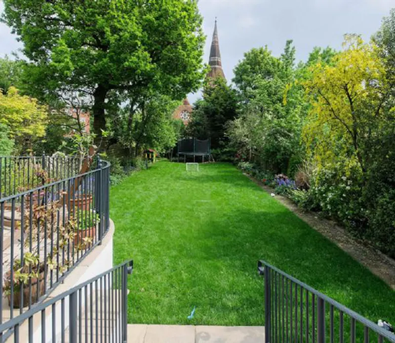 Garden at Acton family home, B1771 (photo 23)
