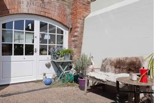 Rustic home in Hastings, N427
