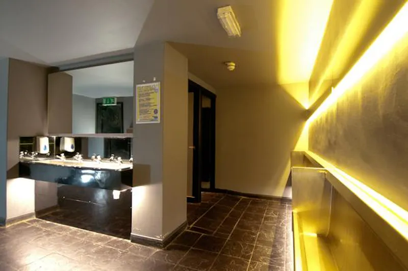 Bathroom at Iconic Brixton Venue, R813 (photo 26)