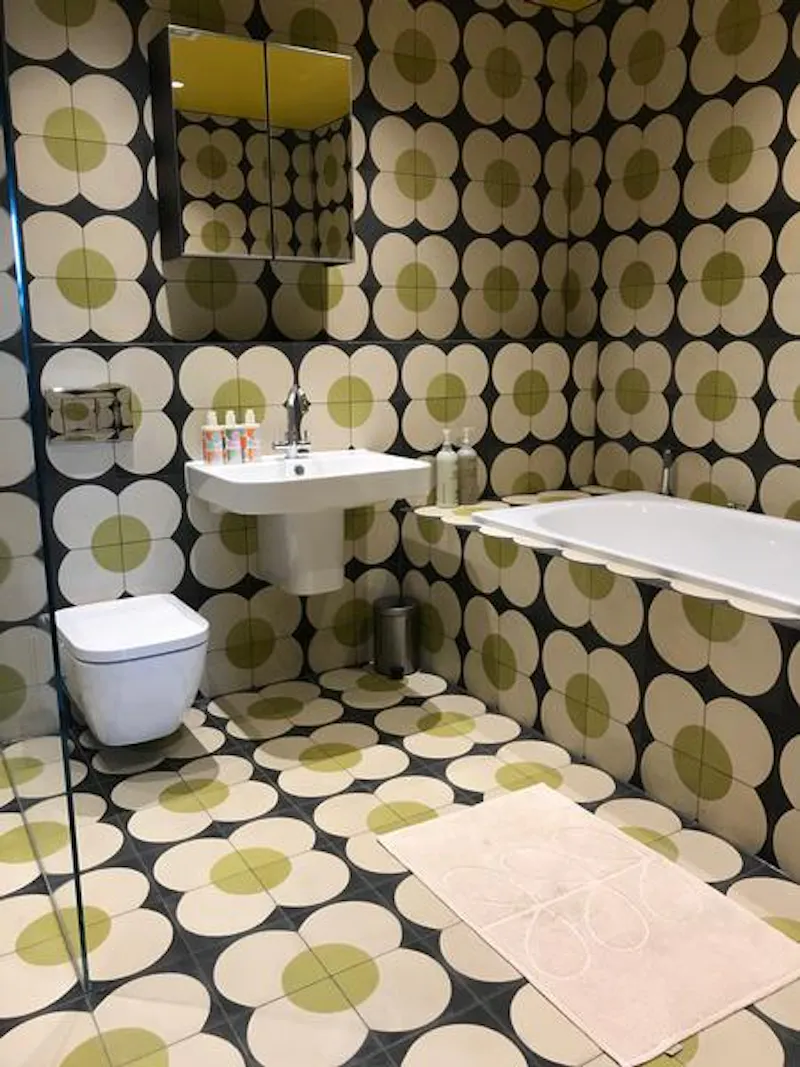 Bathroom at Orla Kiely Clapham apartment, F1144 (photo 7)