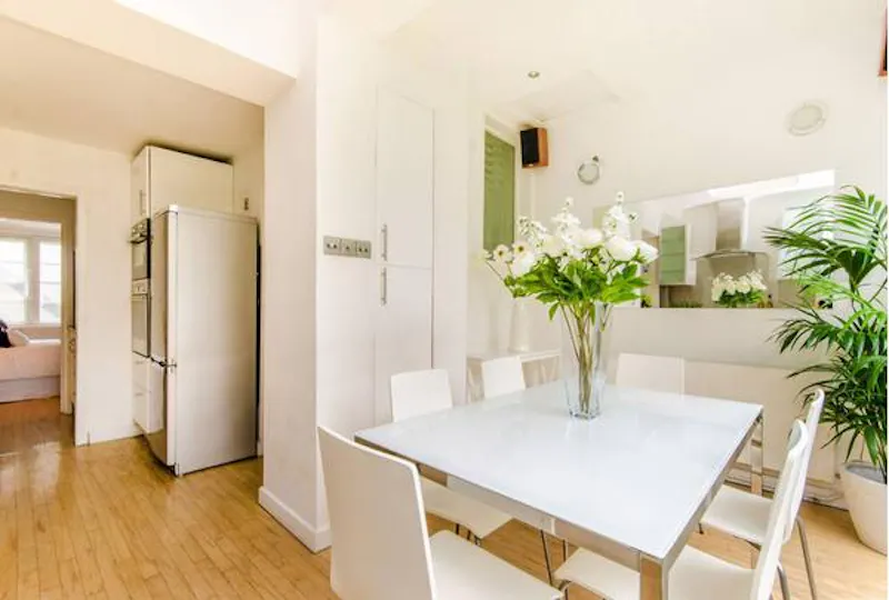 Dining room at Townhouse flat in Angel, F1146 (photo 5)