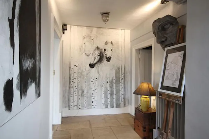 Entrance hall at Stunning stroud house, B1773 (photo 9)
