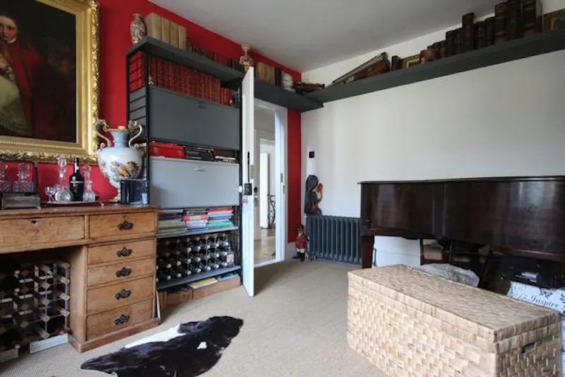 Stunning stroud house, B1773 (photo 14)