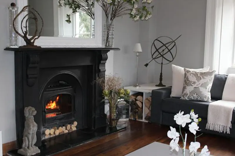 Fireplace at Stunning stroud house, B1773 (photo 21)