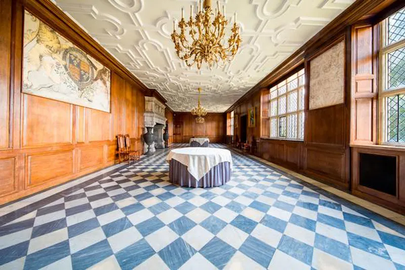 Tiled at Elizabethan estate in Water End, G303 (photo 7)