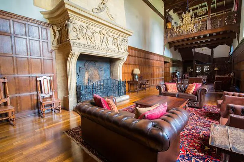 Drawing room at Elizabethan estate in Water End, G303 (photo 11)