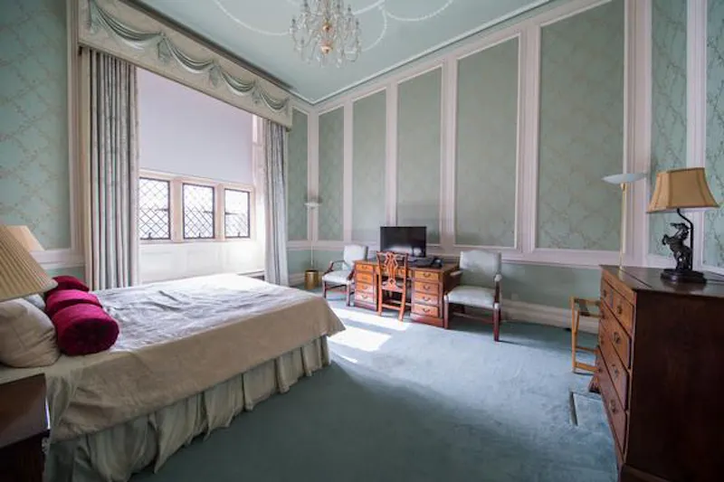 Bedroom at Elizabethan estate in Water End, G303 (photo 29)