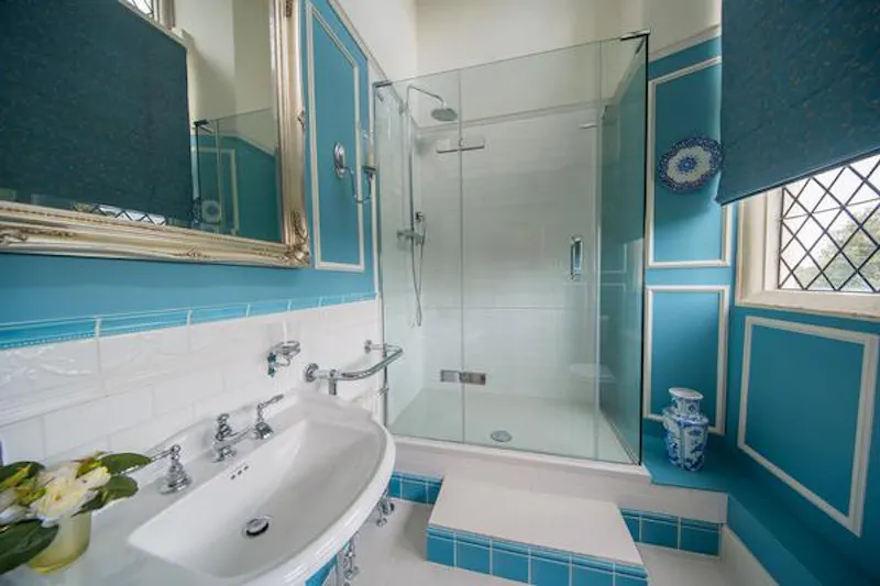Bathroom at Elizabethan estate in Water End, G303 (photo 46)
