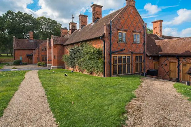 Elizabethan estate in Water End, G303 (photo 82)