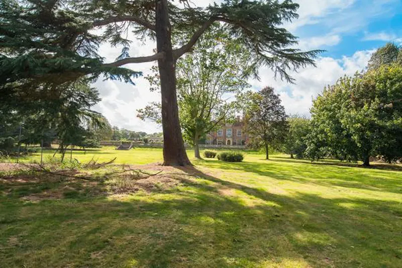 Elizabethan estate in Water End, G303 (photo 86)